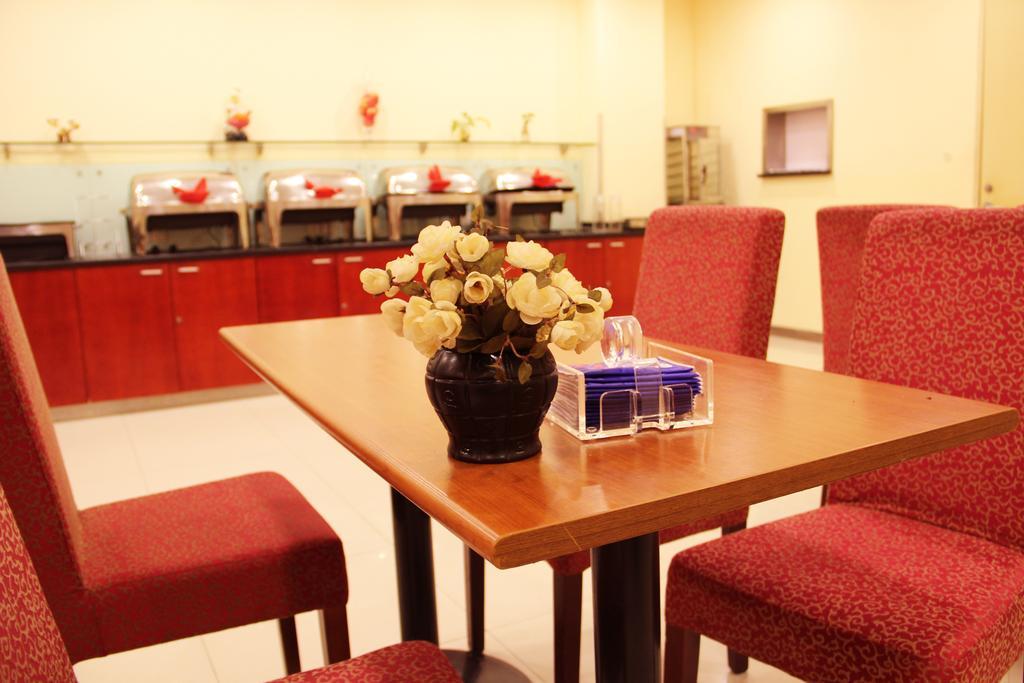Hanting Hotel Shanghai Hongqiao Railway Station Huqingping Highway Xangai Exterior foto